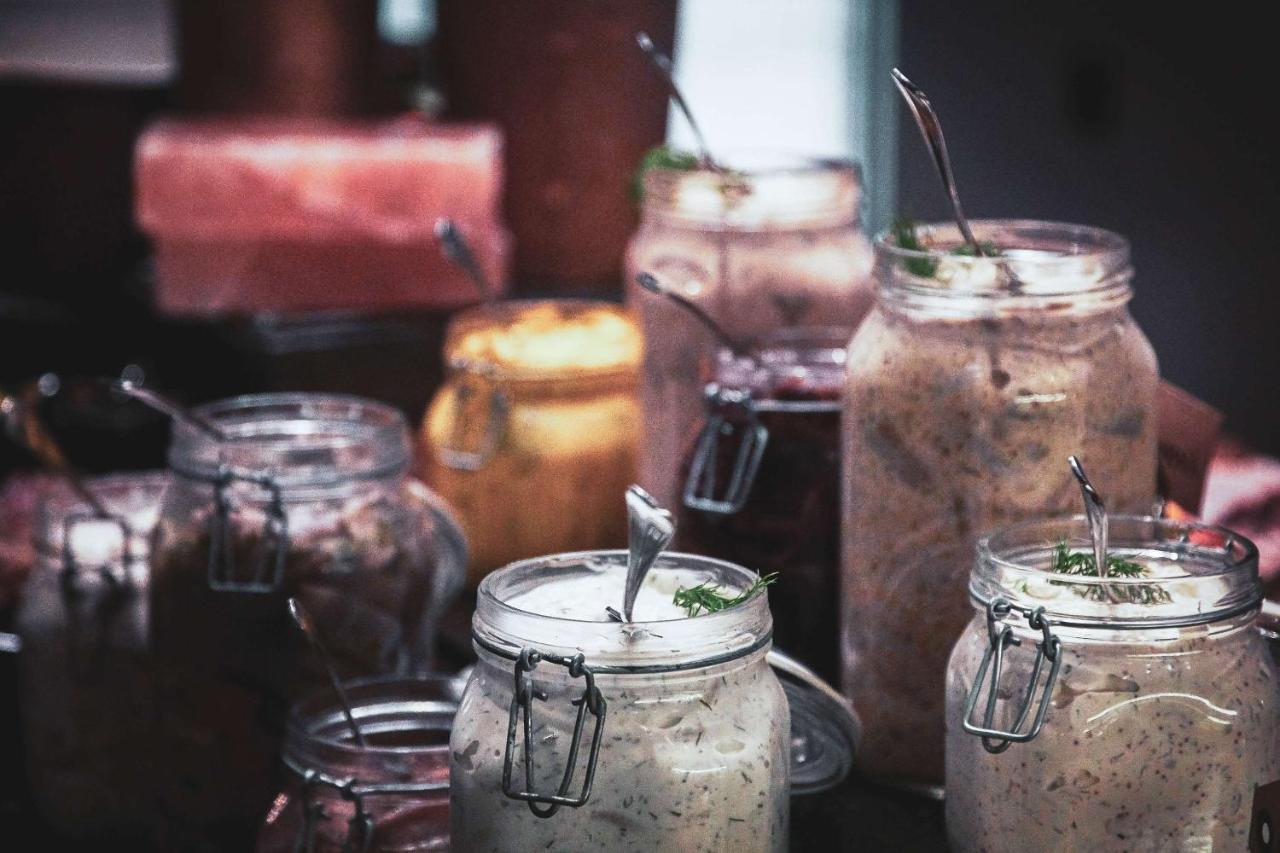 เรดิสัน คอลเลคชั่น สแตรนด์ โฮเต็ล สต็อกโฮล์ม Hotel ภายนอก รูปภาพ Various types of pesto