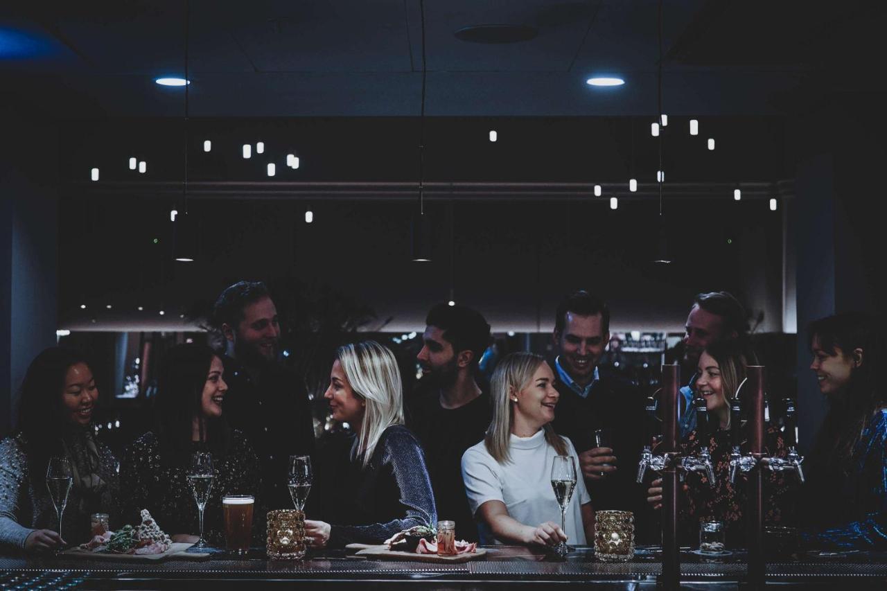 เรดิสัน คอลเลคชั่น สแตรนด์ โฮเต็ล สต็อกโฮล์ม Hotel ภายนอก รูปภาพ The bar at the London Edition