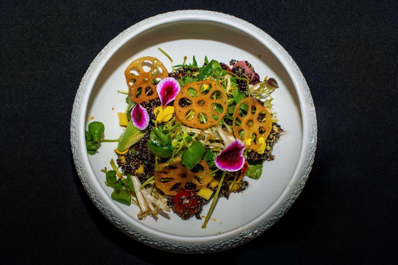 เรดิสัน คอลเลคชั่น สแตรนด์ โฮเต็ล สต็อกโฮล์ม Hotel ภายนอก รูปภาพ A salad at the restaurant