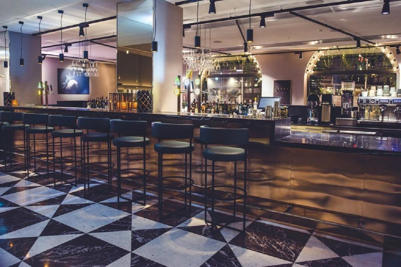 เรดิสัน คอลเลคชั่น สแตรนด์ โฮเต็ล สต็อกโฮล์ม Hotel ภายนอก รูปภาพ The bar at the hotel